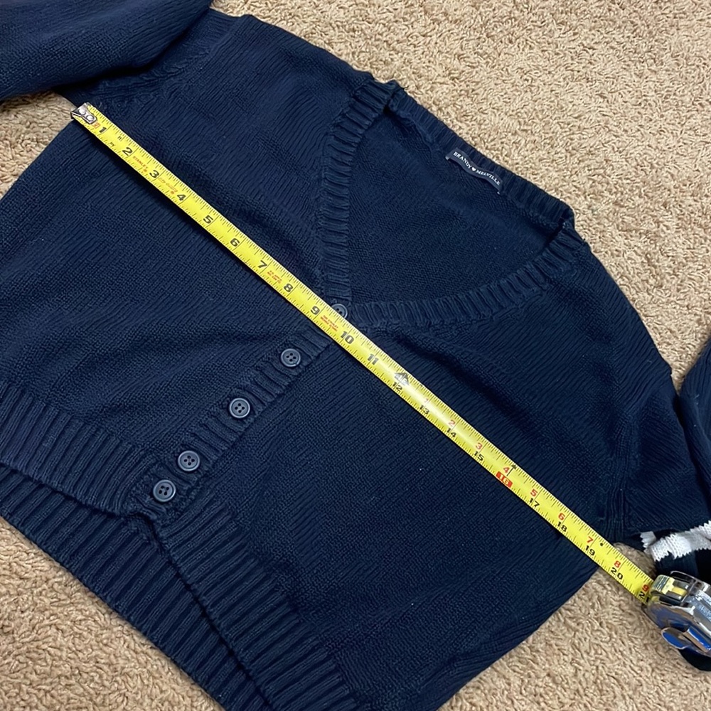 Brandy Melville crop button up sweater - Picture 4 of 6